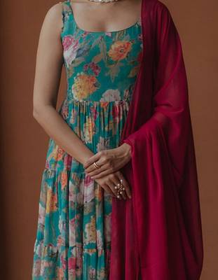 Floral printed tiered kurta with trousers & with dupatta 2