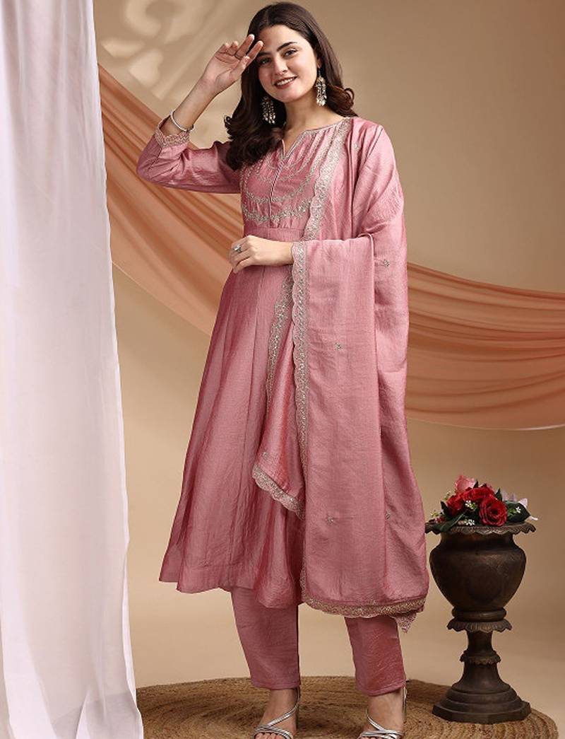 Embroidered v-neck kurta & trousers with dupatta
