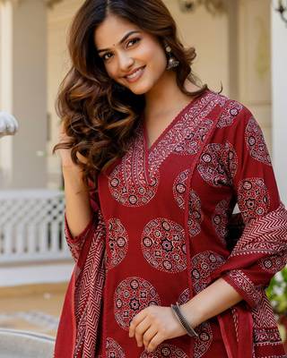 Printed regular mirror work pure cotton kurta with palazzos & with dupatta 2