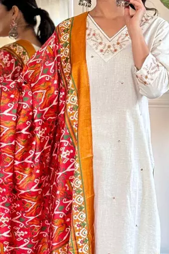 Ethnic motifs embroidered pure cotton kurta with trousers & dupatta