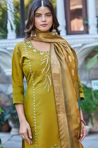 Embroidered regular beads and stones kurta with trousers & with dupatta