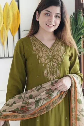 Ethnic motifs embroidered regular thread work pure cotton kurta with trousers & with dupatta