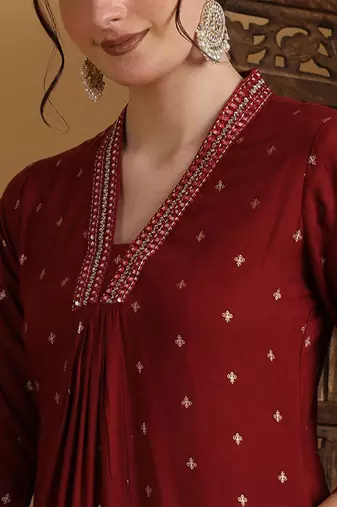 Semi-flared 3/4 sleeves v-neck kurta