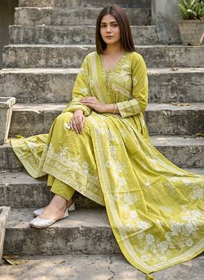 Beautiful jaipuri an anarkali neon mehandi green kurti set of mul cotton. 2