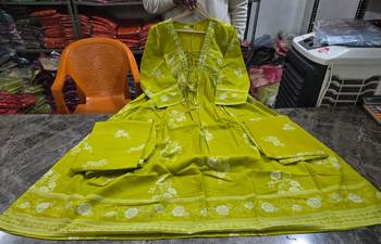 Beautiful jaipuri an anarkali neon mehandi green kurti set of mul cotton. 4