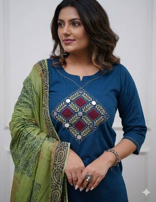 Beautiful jaipuri blue straight embroidered kurta set with pants and a dupatta. 4