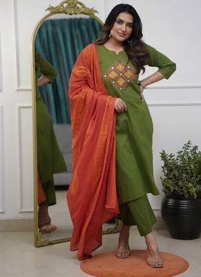 Beautiful jaipuri green straight embroidered kurta set with pants and a dupatta. 2