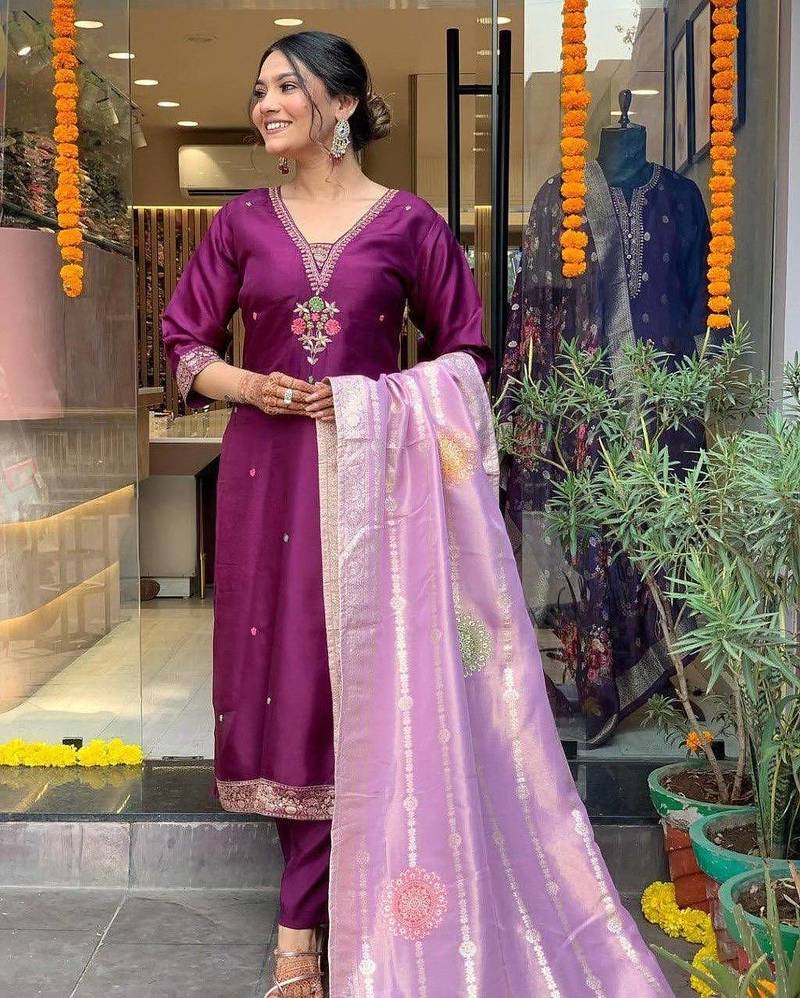 Wine chanderi silk sequin v-neck kurta set with royal jacquard dupatta