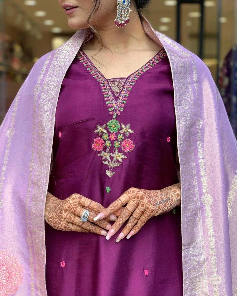Wine chanderi silk sequin v-neck kurta set with royal jacquard dupatta
