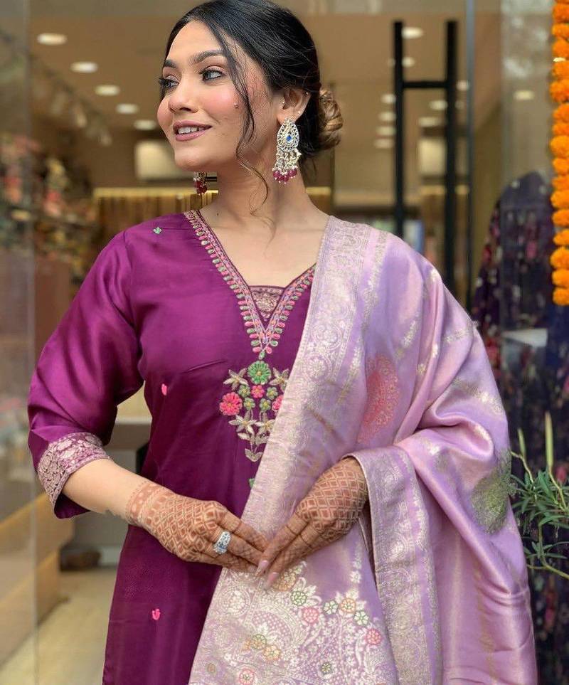 Wine chanderi silk sequin v-neck kurta set with royal jacquard dupatta