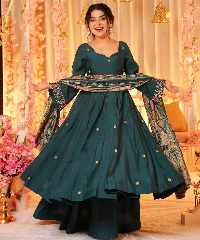 Green chanderi silk sequin v-neck sharara set with printed silk dupatta