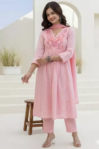 Beautiful jaipuri a pink pure cotton kurta set with a floral yoke design and aari work detailing.
