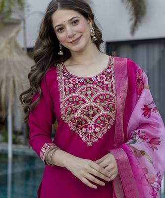 Pink chanderi silk sequin round neck kurta pant set with royal jacquard dupatta 4