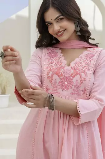 Beautiful jaipuri a pink pure cotton kurta set with a floral yoke design and aari work detailing.