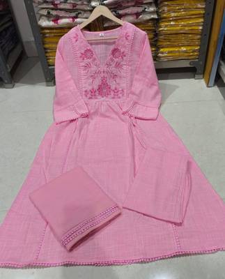Beautiful jaipuri a pink pure cotton kurta set with a floral yoke design and aari work detailing. 5