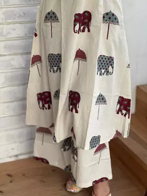 Beautiful jaipuri off-white a-line maroon and grey elephant and umbrella block prints kurta with wide leg palazzos. 5