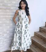 Beautiful jaipuri a white leaf & floral-printed a-line kurta with palazzo set.