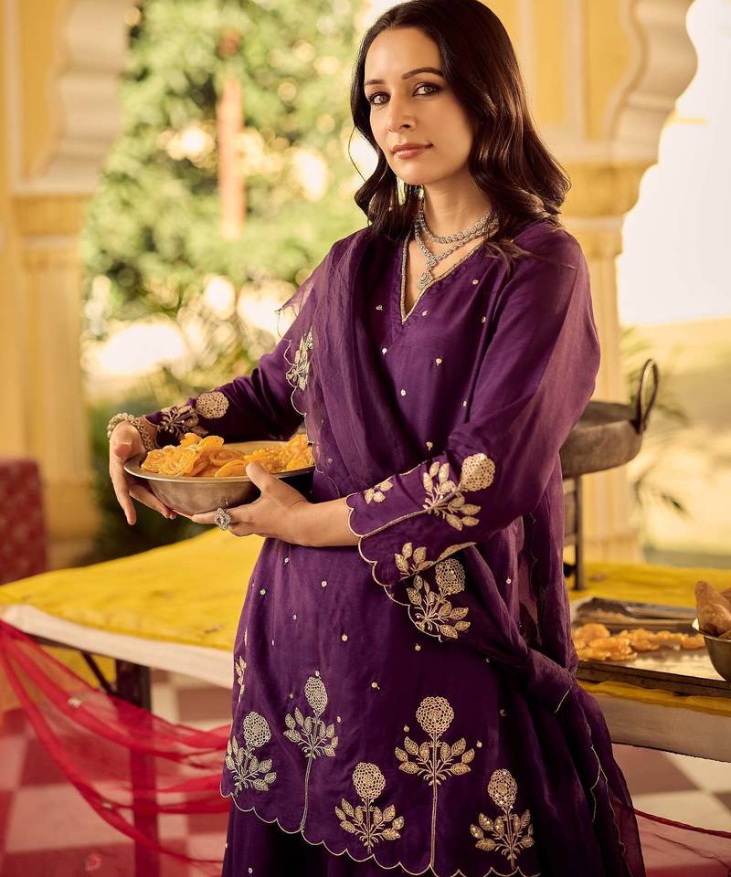 Purple chanderi silk sequin v-neck kurta set with embroidered organza dupatta