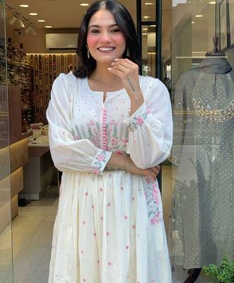 Beautiful jaipuri elegant embroidered anarkali white kurta set with dupatta 2