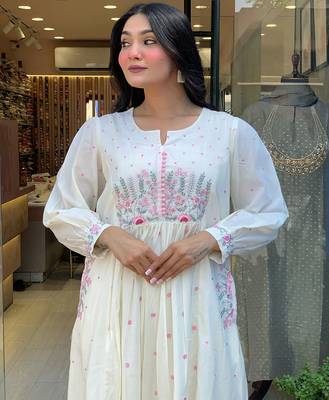 Beautiful jaipuri elegant embroidered anarkali white kurta set with dupatta 4