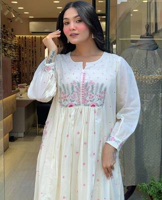 Beautiful jaipuri elegant embroidered anarkali white kurta set with dupatta 5