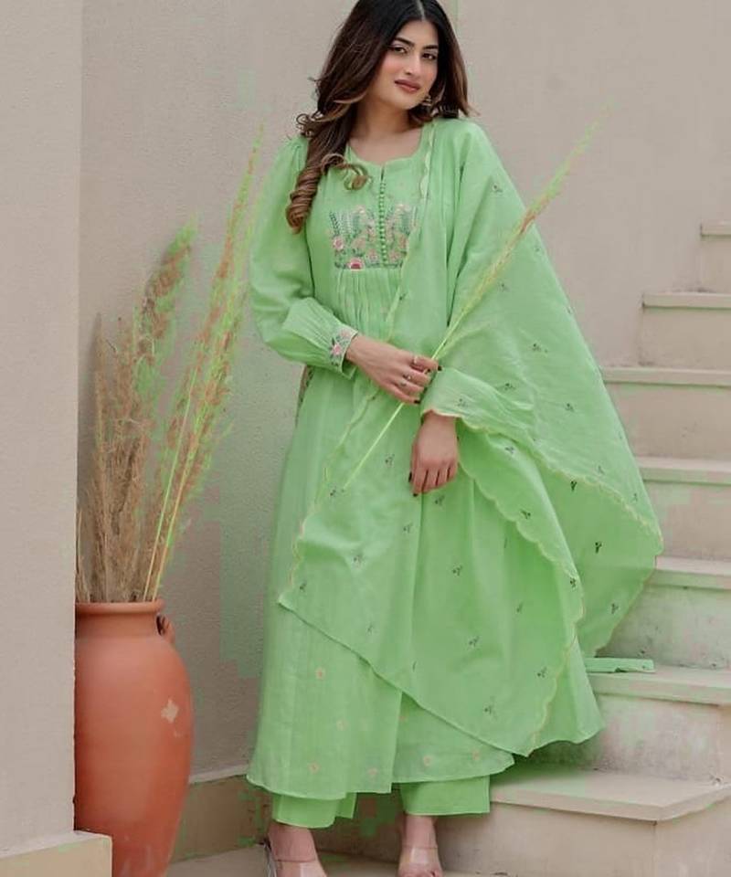 Beautiful jaipuri elegant embroidered anarkali green kurta set with dupatta