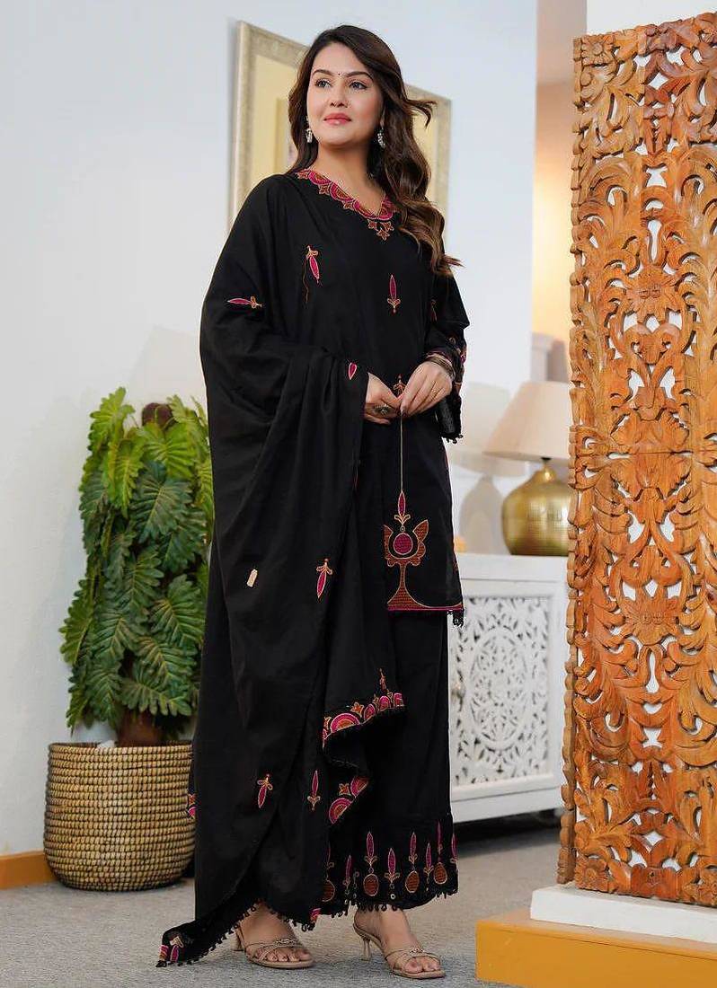 Beautiful jaipuri a black colored embroidered kurta set with a matching dupatta