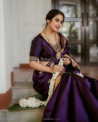Purple silk blend banarasi jaquard designer saree with blouse 4