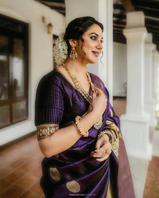 Purple silk blend banarasi jaquard designer saree with blouse 5