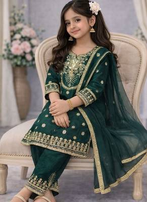 Green embroidered sequence work fendy silk kids kurta set 2