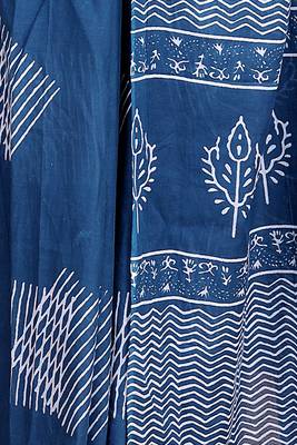 Floral printed cotton ethnic saree for woman 4