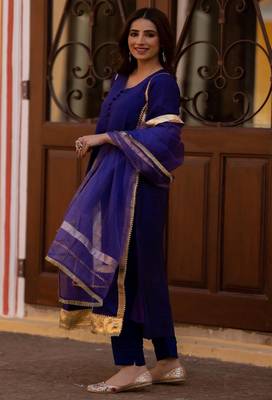 Blue silk embroidered laffa suit set 3