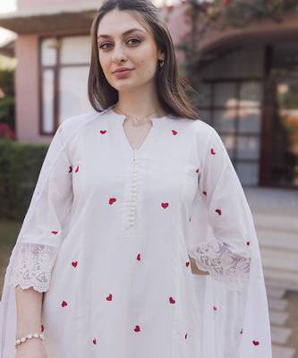 off white cotton kurta suit set with floral embroidery 3