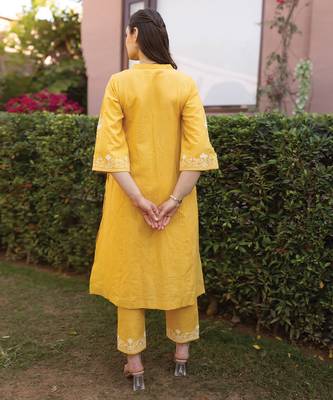 yellow linen straight kurta suit set with floral embroidery 5