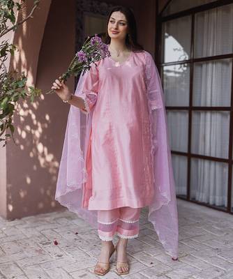 baby pink chanderi straight suit set with subtle embroidery 2