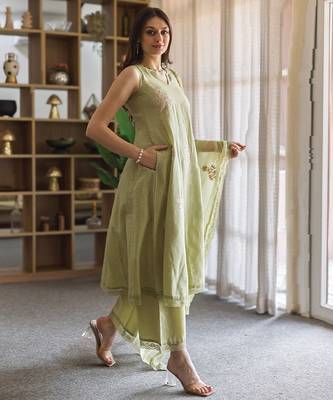 green embroidered linen straight suit set with dupatta 2