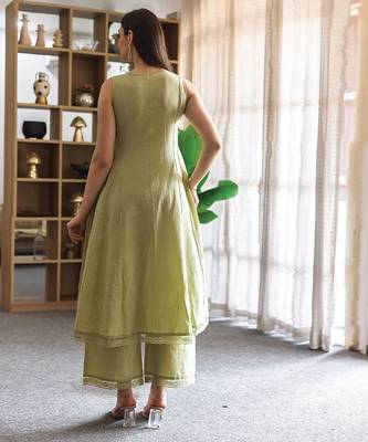 green embroidered linen straight suit set with dupatta 4