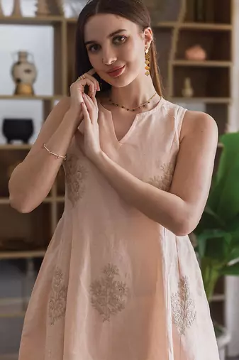 peach embroidered linen straight suit set with dupatta