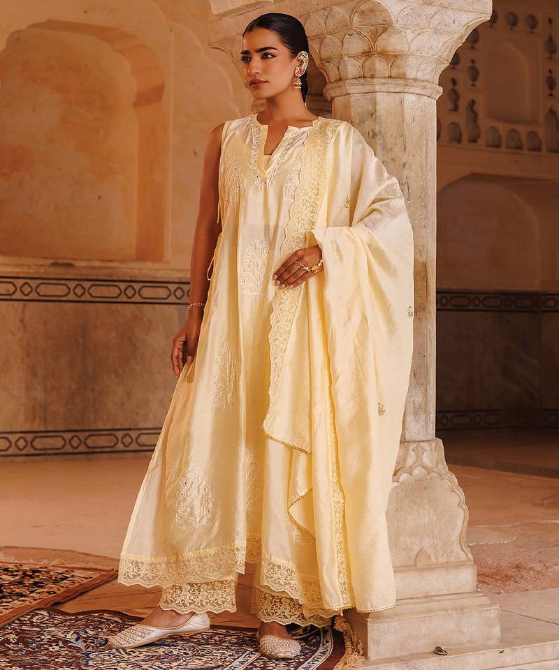 Cream embroidered chanderi kurta set