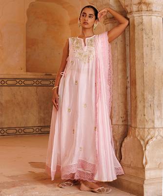 pink embroidered chanderi kurta pant set with dupatta 1