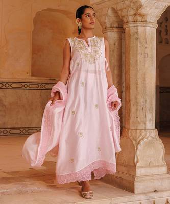 pink embroidered chanderi kurta pant set with dupatta 5
