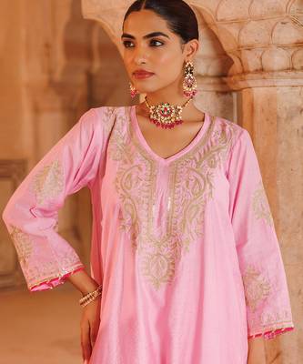 festive pink embroidered chanderi kurta set with dual tone dupatta 3