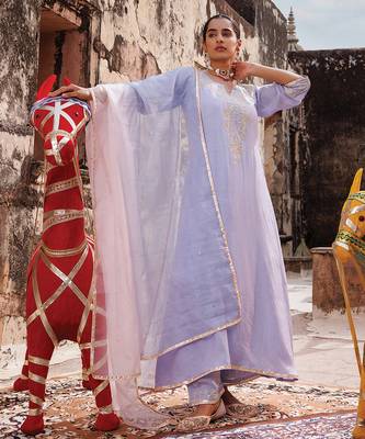 festive lavender embroidered chanderi kurta set with dual tone dupatta 1