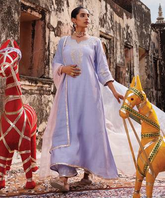 festive lavender embroidered chanderi kurta set with dual tone dupatta 2