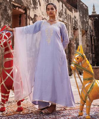 festive lavender embroidered chanderi kurta set with dual tone dupatta 5