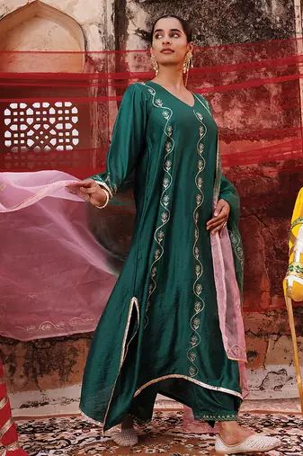 dark green embroidered chanderi kurta pant set with dual tone dupatta