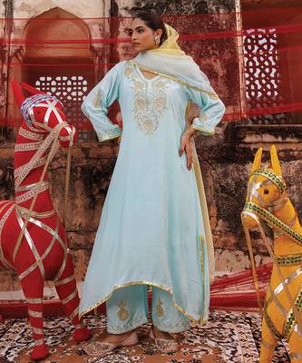 festive blue embroidered chanderi kurta set with dual tone dupatta 5