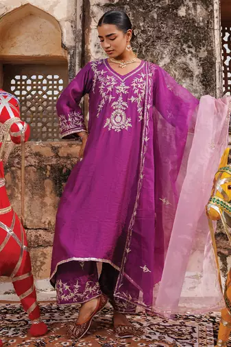 Purple embroidered chanderi kurta set with dual shaded dupatta 
