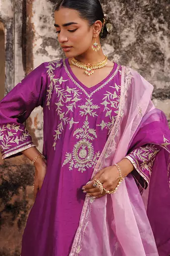 women’s purple embroidered chanderi kurta pant set with dupatta
