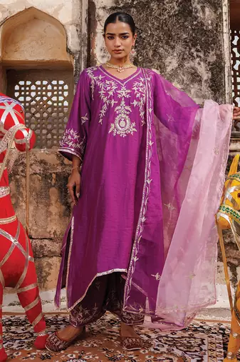 women’s purple embroidered chanderi kurta pant set with dupatta